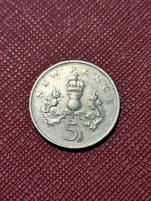 Marea Britanie 5 new pence 1975